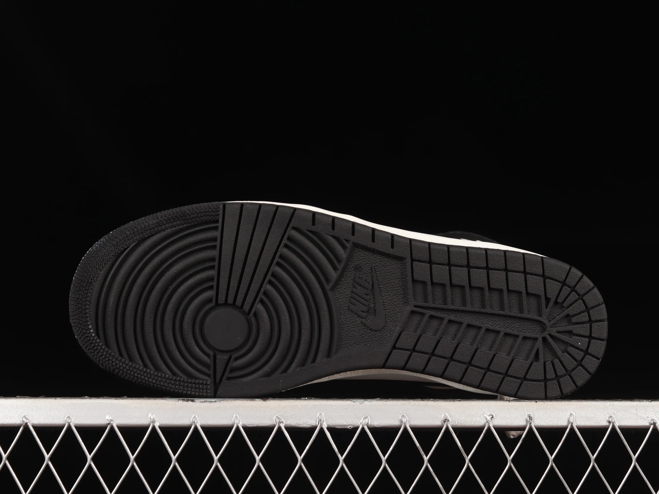 All categories Air Jordan Jordan series basketball shoes Air Jordan 1 High pure original version Air Jordan 1 High 85 "Black White" AJ1 Joe 1 black and white panda BQ4422-001